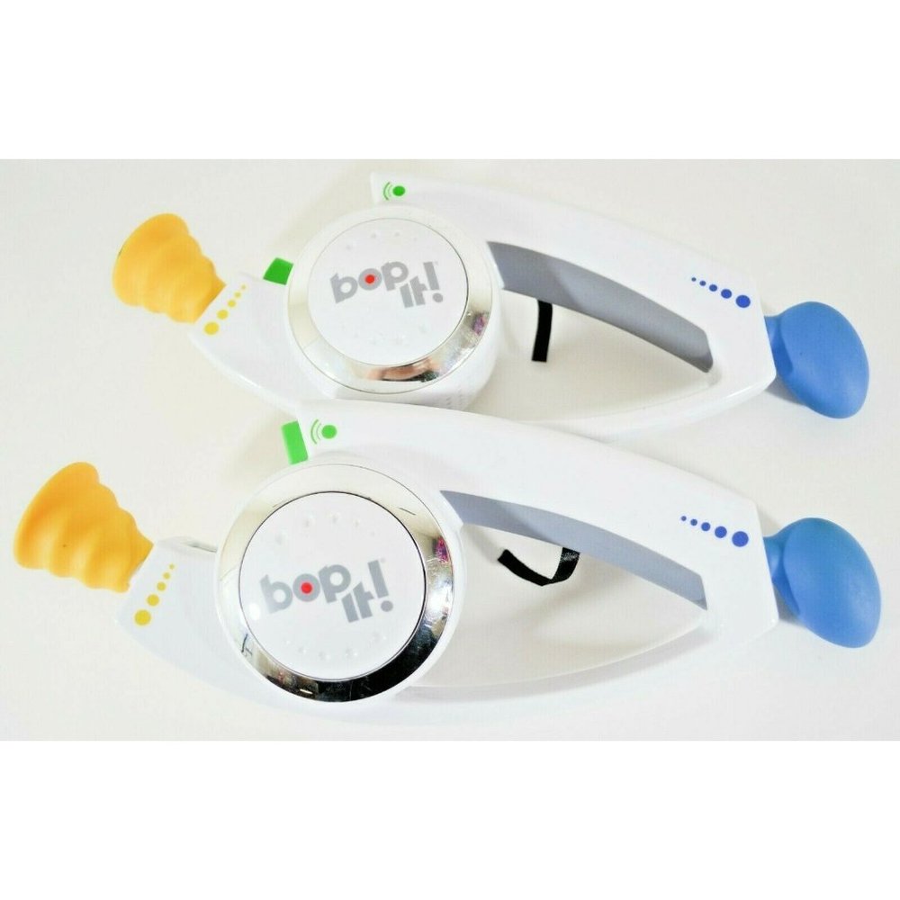 Lot 2 Bop It! Electronic Handheld Game Toy Bop It Twist It Pull It Shout It 2008